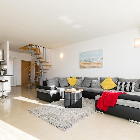 Holiday Appartment Tessa Πόρετς Εξωτερικό φωτογραφία