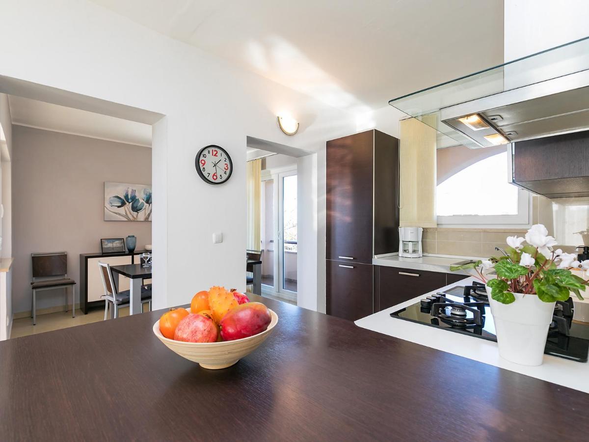 Holiday Appartment Tessa Πόρετς Εξωτερικό φωτογραφία