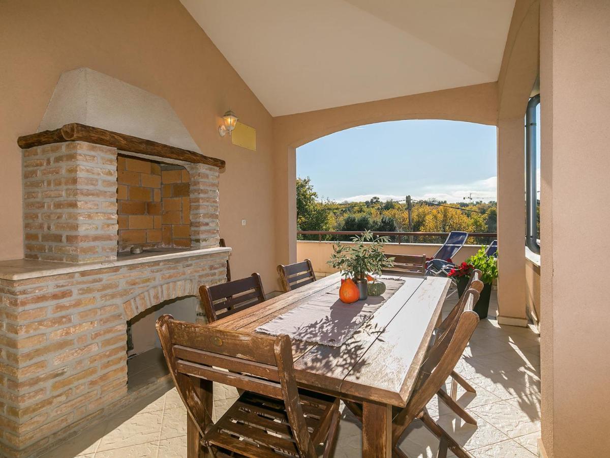 Holiday Appartment Tessa Πόρετς Εξωτερικό φωτογραφία