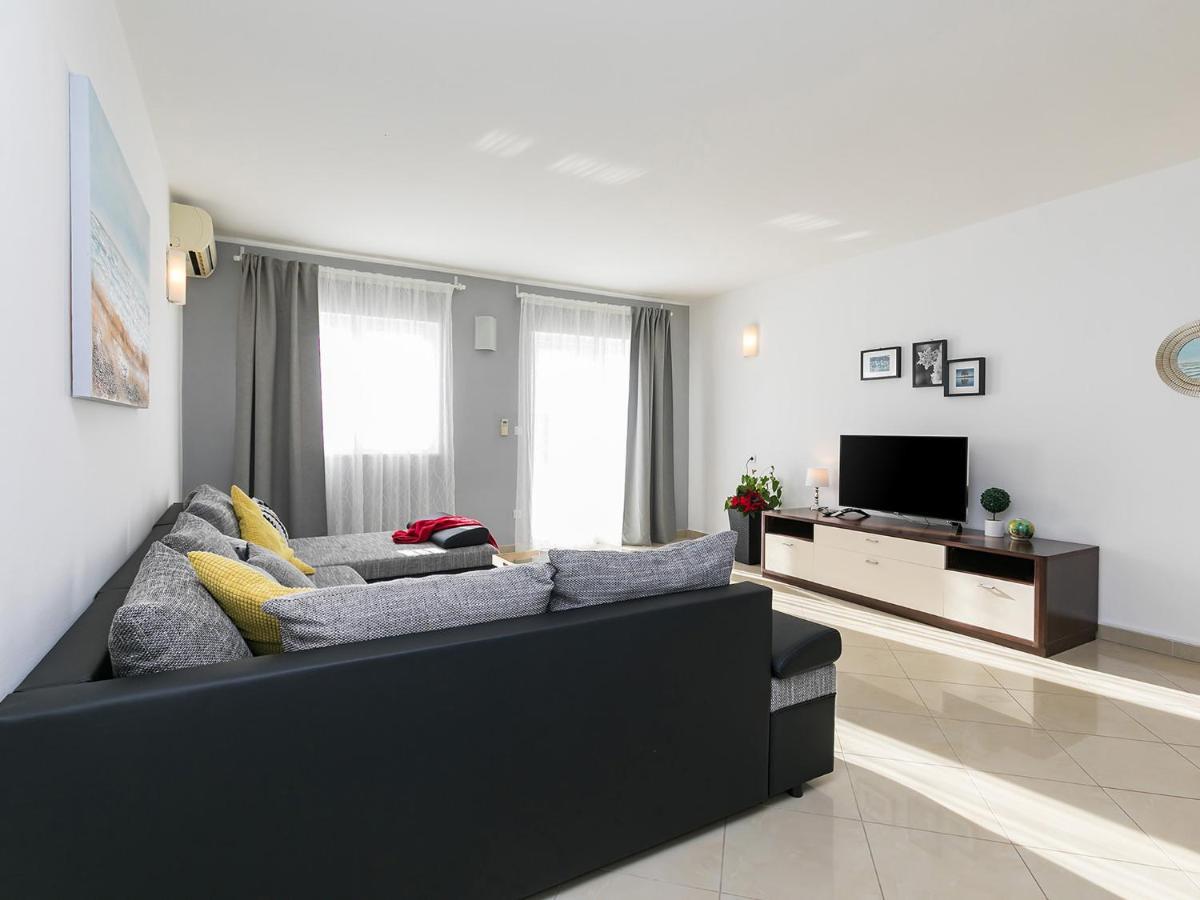 Holiday Appartment Tessa Πόρετς Εξωτερικό φωτογραφία