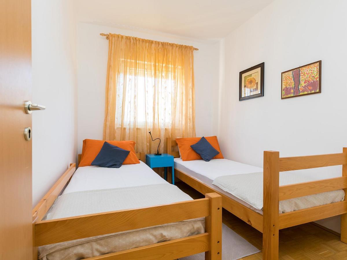 Holiday Appartment Tessa Πόρετς Εξωτερικό φωτογραφία