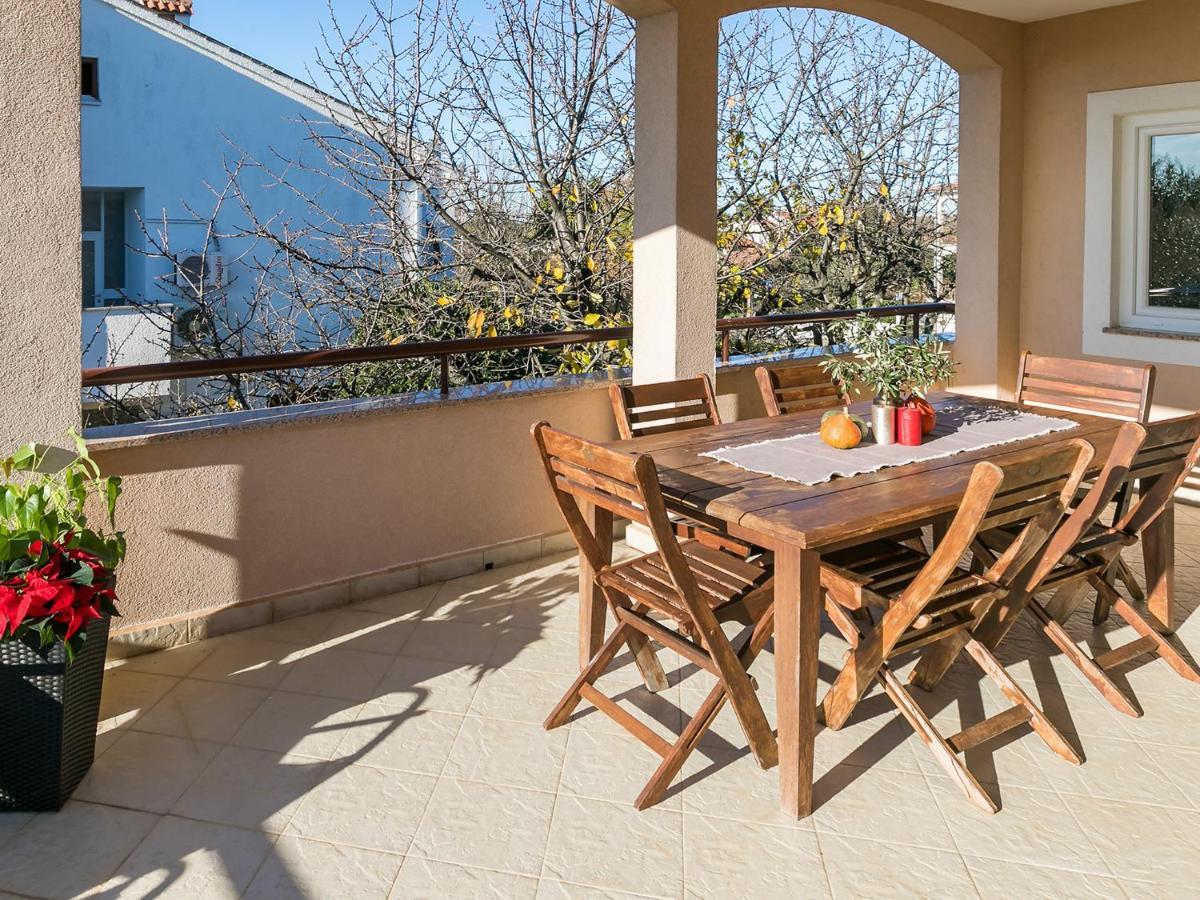Holiday Appartment Tessa Πόρετς Εξωτερικό φωτογραφία